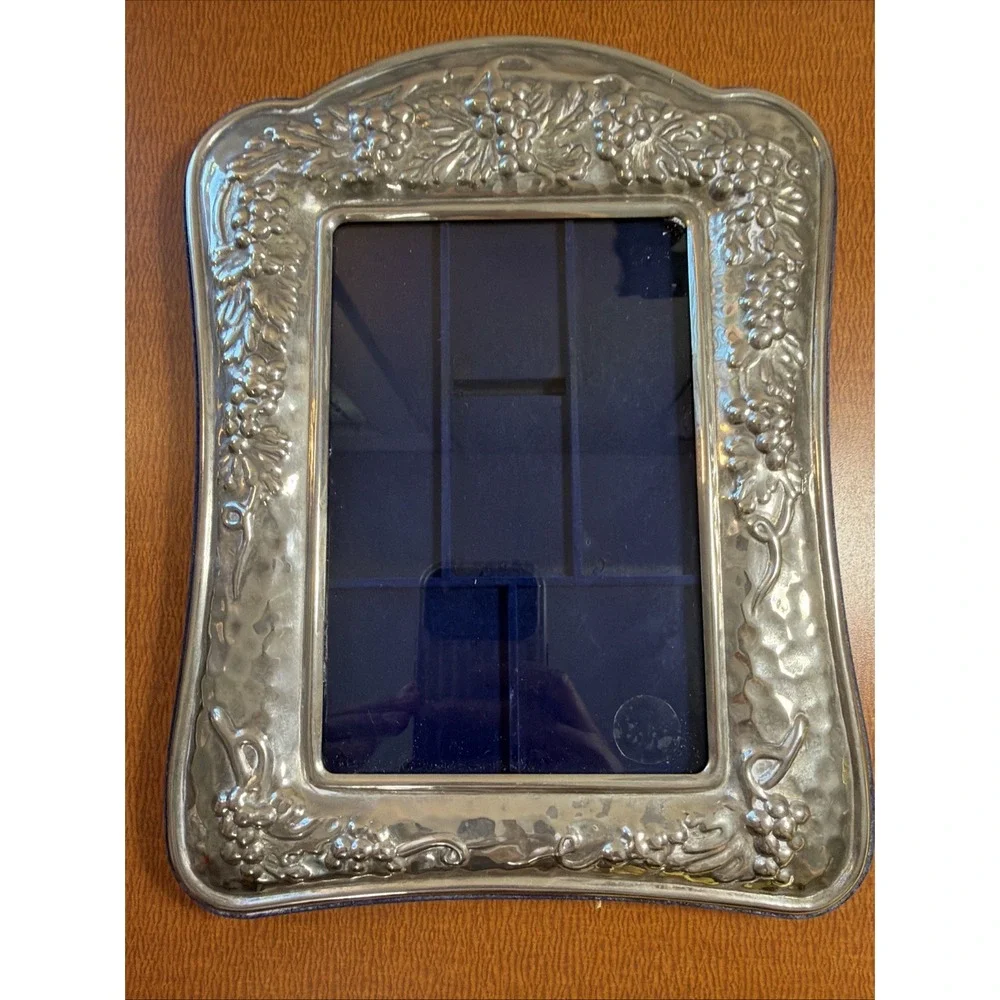 Vintage International Silver Co 5x7 Frame Silver Plated Grape Design